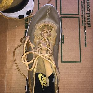 Men’s Nike React size 7